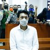 Tegang! 8 Potret Gaga Muhammad Saat Divonis Hukuman 4 Tahun 6 Bulan Penjara, Sempat Diskusi Dengan Penasihat Hukum