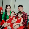 7 Potret Gendhis Anak Nella Kharisma Ikut Tampil Nyanyi Lagu 'Tambal Ban', Duet Bersama sang Ibu