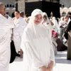Potret Ghea Indrawari Tampil Cantik Berhijab saat Umrah, Didoakan Lancar Ibadahnya