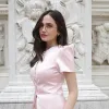 Potret Syifa Hadju Tampil Classy Saat Menikmati Venice, Outfit Soft Pink-nya Cantik