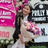Prilly Latuconsina Lulus S2 Summa Cum Laude, Omara Rayakan di Instagram
