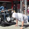 Kocak! Orang Mabuk Ini Push Up Dengan Iringan Lagu Black Sabbath