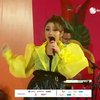 Tampil di Konser Amal Kreatif Lokal, Outfit Warna Neon Siti Badriah Sita Perhatian