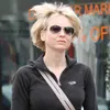 Penampilan Renee Zellweger Lagi-Lagi Berubah Secara Dramatis