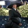Rihanna Tunjukkan Perut Besarnya di Met Gala 2025, Hamil Anak Ketiga dengan A$AP Rocky