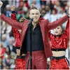 Robbie Williams Acungkan Jari Tengah di Pembukaan Piala Dunia 2018
