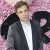 Baru Pacaran, Robert Pattinson & Suki Waterhouse Dikabarkan Putus
