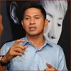 Ronny Sianturi Teteskan Air Mata di Pemakaman Yanni Libels