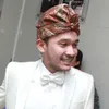 Pengantin Baru, Ruben dan Wenda Romantis di Pantai