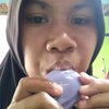 Pamer Video Makan Sabun Batangan, Wanita Berhijab Ini Viral di Instagram