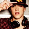 Rapper Sammy Adams Pingsan Di Atas Panggung