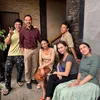 Sambil Bopong Luna Maya, Momen Oka Antara Kena Prank Crew saat Syuting