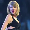 Satu Tahun, '1989' Taylor Swift Tetap Tangguh di Billboard Chart!