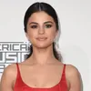 Selena Gomez Kembali Membuat Lagu Bersama Seorang Juri X-Factor
