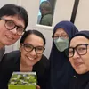 Potret Kakek Shahnaz Haque dan Gilang Ramadhan saat Dijenguk di Rumah Sakit, Banjir Doa dari Netizen