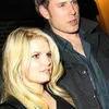 Gaun Pengantin Jessica Simpson 'Terbuka di Dada'
