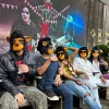 Slank Suguhkan Aksi Teatrikal Topeng Monyet - Mandi Uang Dolar Saat Rilis Album Republik Fufufafa