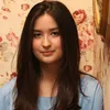 Stephanie Poetri Tak Mau Terlalu Mirip Seperti Sang Mama