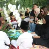 Tamara Tyasmara Rayakan Ulang Tahun Ke-8 Mendiang Dante di Makam, Bawa Kue Bertema Film JUMBO