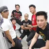 Penjualan CD Susah, The Titans: Apa Yang Kita Mau Jual?