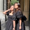 7 Potret Cantik Rossa dan Acha Septriasa Kompak Pakai Dress Hitam, Duo Awet Muda - bak ABG Lagi Hangout