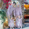 7 Potret Anisa Rahma dan Anak Kembarnya, Kompakan Baju Gemes Banget