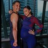 7 Potret Corry Pamela Ngegym di Kehamilan 9 Bulan untuk Maternity Photoshoot - Angkat Besi Juga, Malah Netizen yang Ngos-ngosan dan Ngilu