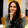 Dari Sandra Bullock Hingga Angelina Jolie, Deretan Artis Hollywood Ini Pilih Adopsi Anak - Berhati Mulia Banget!