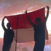 LANY Kibarkan Bendera Merah Putih di Konser 'November To Remember Asia Tour 2022'