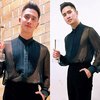 Pamer Dada Bidang, Ini Potret Ganteng Verrell Bramasta Pakai Kemeja Transparan Hadiri Insert Fashion Awards 2022