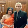 Foto Bareng Michael Bolton, Cantiknya Via Vallen di Red Carpet Bravo Awards 2019