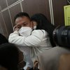 Divonis Bersalah Empat Bulan Penjara, Vicky Prasetyo Menangis Peluk Kalina di Ruang Persidangan