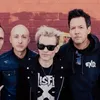 Simple Plan Kolaborasi Dengan Vokalis SUM 41 Deryck Whibley di Single 'Ruin My Life' - Pertemuan Pertama Menciptakan Sebuah Karya