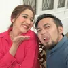 Vokalis Hello Band Digandeng Mesra Perempuan Cantik, Ada Apa?