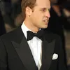 OMG! Pangeran William Dijewer di Depan Umum!