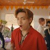 11 Momen Hot BTS di MV 'Permission To Dance': Belahan Dada Terbuka - Lirikan Nakal