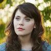 Putrinya Belum Genap 2 Tahun, Zooey Deschanel Sudah Hamil Lagi