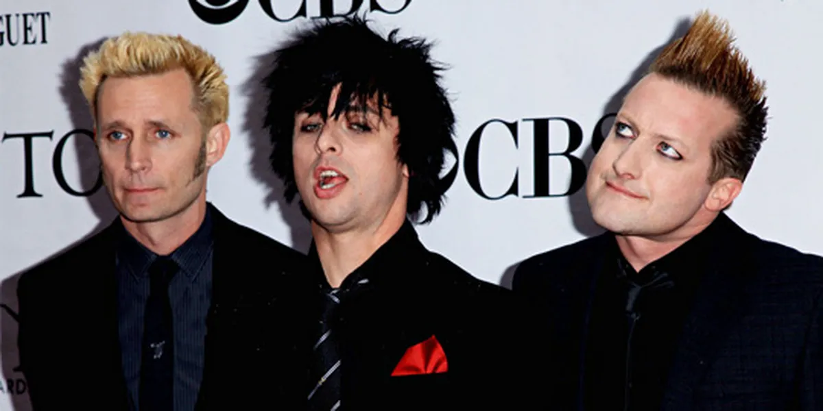 [VIDEO] Banting Gitar, Green Day Sumpahi Justin Bieber - KapanLagi.com