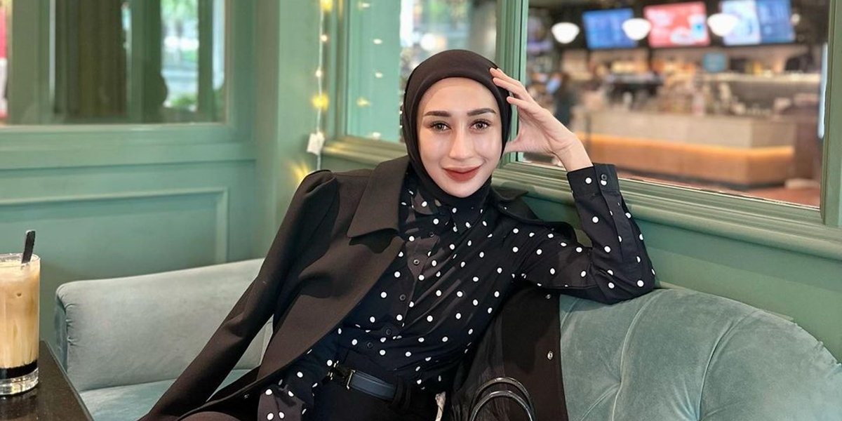 Influencer Reza Gladys Ungkap Tips Cantik Awet Muda di Akhir Tahun