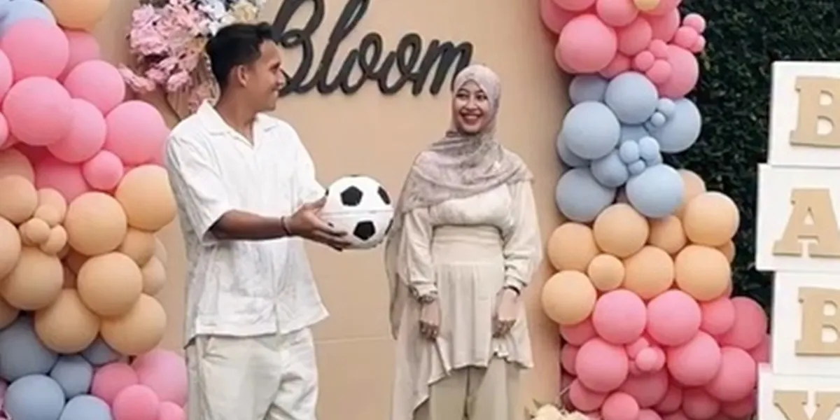 Momen Gender Reveal Adiba Khanza, Egi Maulana Vikri Tendang Bola untuk Tahu Jenis Kelamin Anak