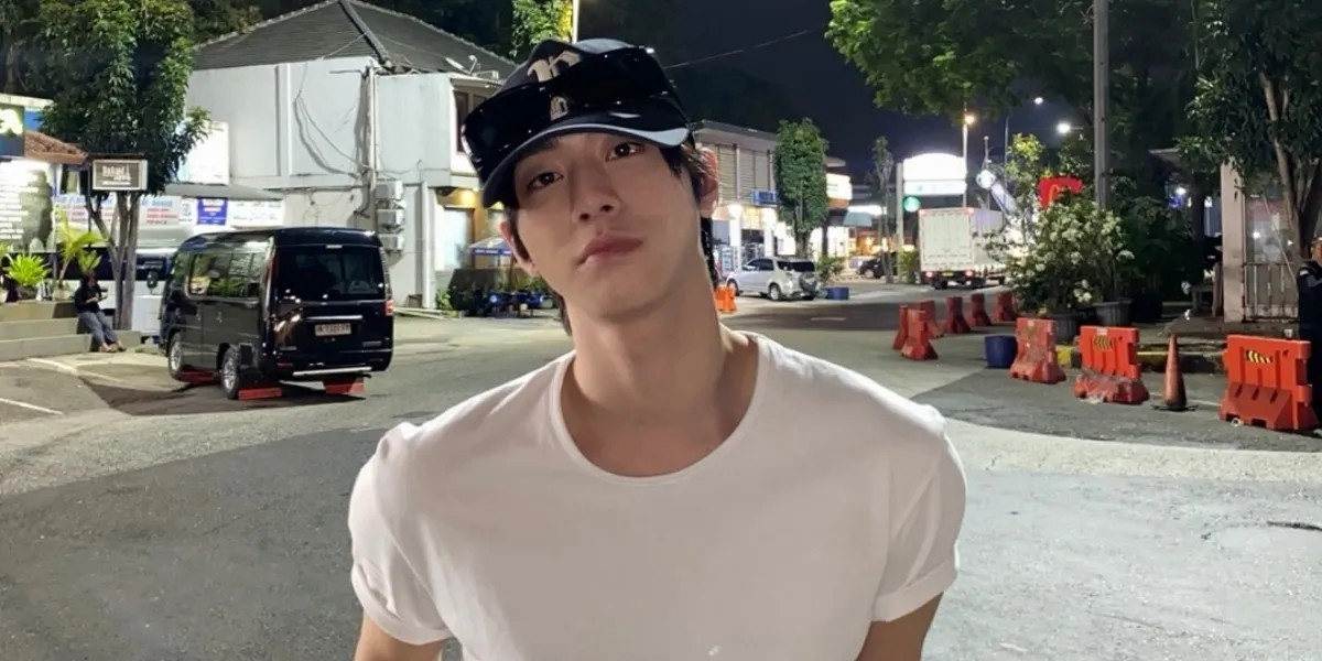 Ahn Hyo Seo Bikin Gemas Singgah di Rest Area Cipularang, Gayanya Santai Banget