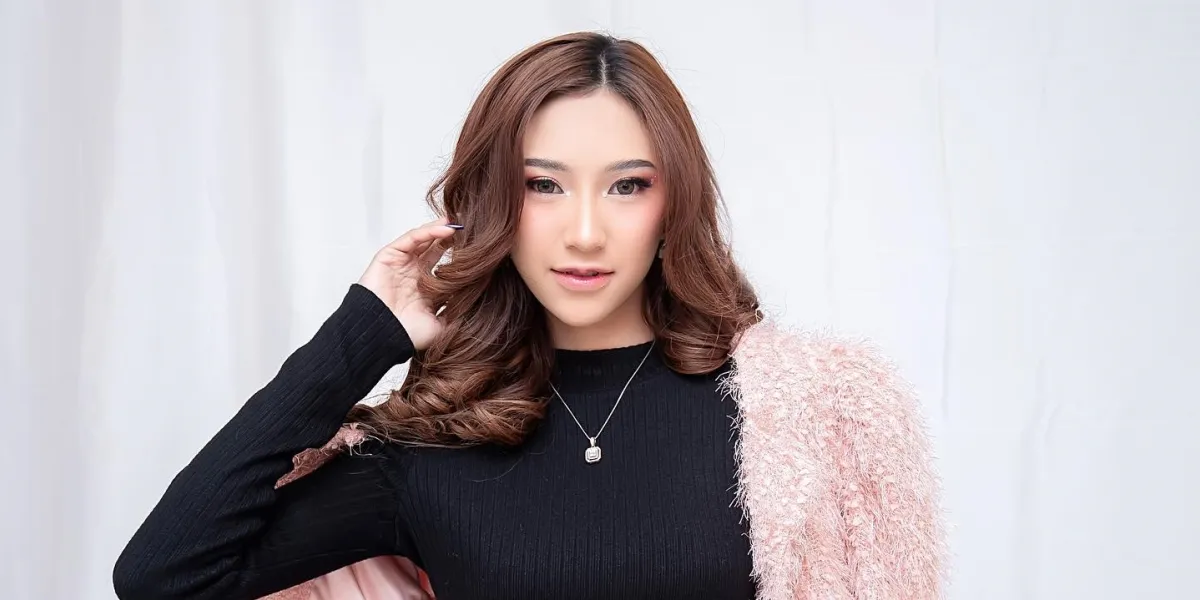 Single Terbaru Icha Christy 'Terbaik Untukmu' Dilirik PH Terkenal dan ...