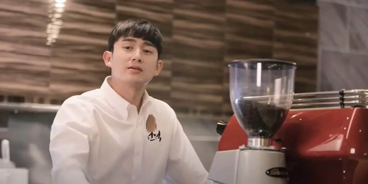 10 Photos of Kenny Austin While Playing the Drama LOVE DISTANCE 2, Becomes a Barista