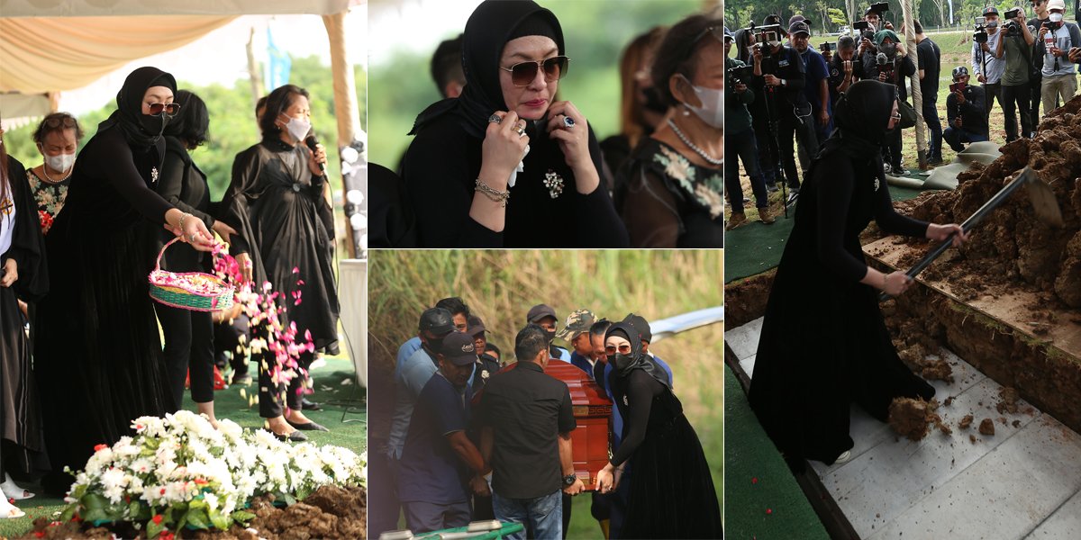 11 Portraits of Angelina Sondakh Participating in Carrying Her Father's Coffin and Digging the Grave in Liang Lahat