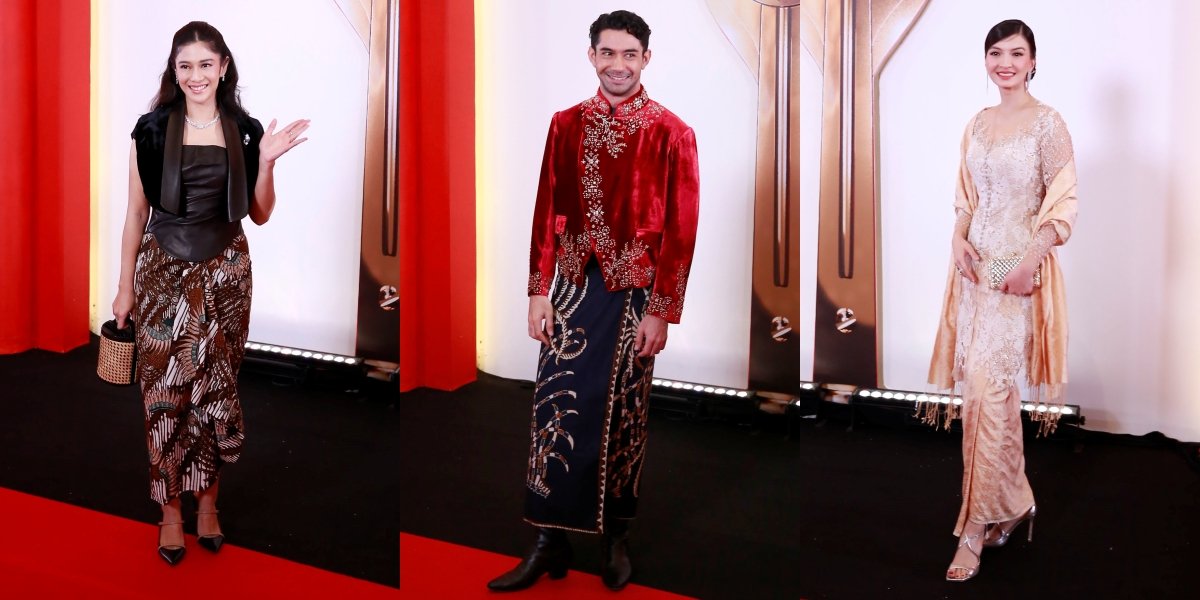 17 Portraits of Artists' Appearances on the Red Carpet FFI 2023, Reza Rahadian's Dignified Look in Traditional Attire - Anya Geraldine Draws Attention with a Hijab