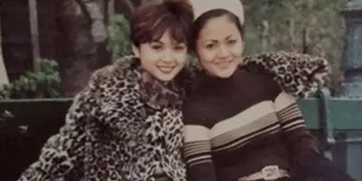 6 Old Photos of Yuni Shara and Krisdayanti, Compact from a Young Age - Beautiful and Always Catch Attention
