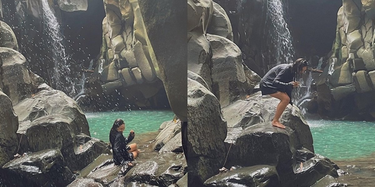 6 Potret Yasmin Napper Star of 'LOVE STORY THE SERIES' While Vacationing at the Waterfall, Wearing Modest Outfit - Still Naturally Beautiful