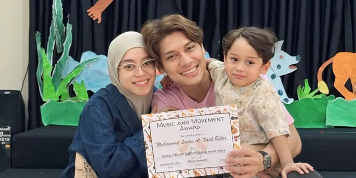 7 Anak Laki-laki Seleb yang Mulai Curi Perhatian, Calon Idola Masa Depan