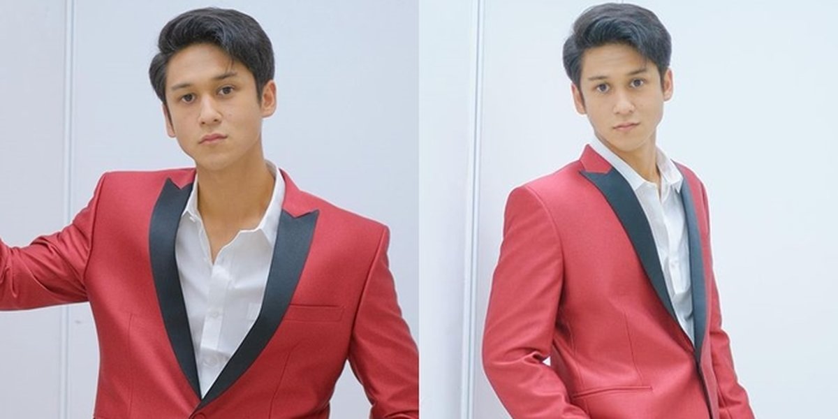 7 Cool Photos of Antonio Blanco Jr Wearing a Red Suit at HUT SCTV 31, Pasha 'BUKU HARIAN SEORANG ISTRI' Don't Miss It!