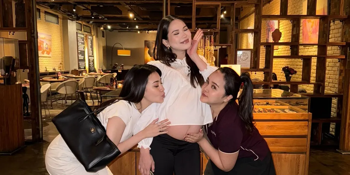7 Potret Aaliyah Massaid Hangout Bareng Alyssa Daguise, Ungkap Gak Sabar Kehadiran Baby S